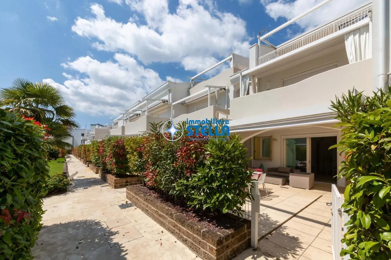 Wave Village ليدو دي يسولو 0*,  إيطاليا